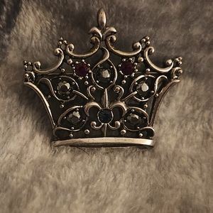Crown vintage pin